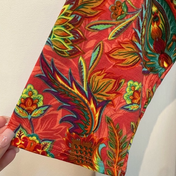 LuLaRoe Randy Baseball Raglan Sleeve Top Paisley Floral Plus Size 2X - Picture 8 of 10